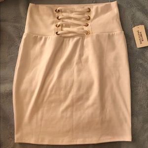 NWT white Forever 21 skirt